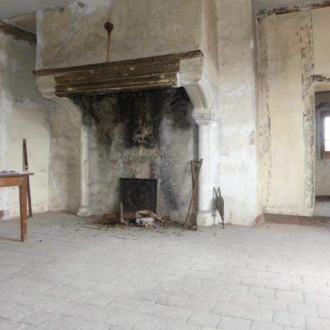 Semur-en-Auxois : Immeuble à rénover, gite possible.