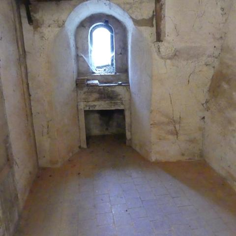 Semur-en-Auxois : Immeuble à rénover, gite possible.