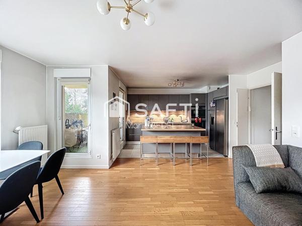 Appartement familial récent avec loggia et parking