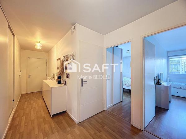 Appartement familial récent avec loggia et parking