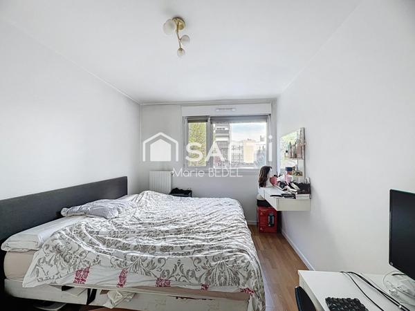 Appartement familial récent avec loggia et parking