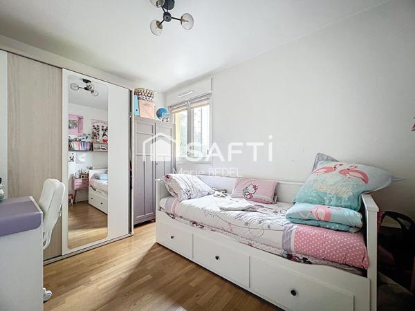 Appartement familial récent avec loggia et parking