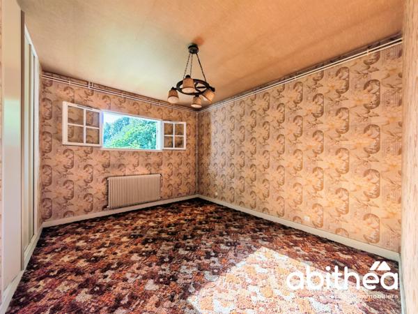 LIBOURNE – L'ÉPINETTE : UNE MAISON FAMILIALE AUX BEAUX VOLUMES, AU CŒUR D'UN ÉCRIN DE VERDURE