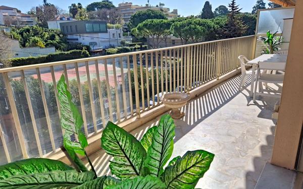 Appartement à vendre    2 pièces • 45 m2 Antibes
