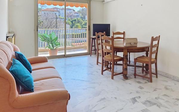 Appartement à vendre    2 pièces • 45 m2 Antibes