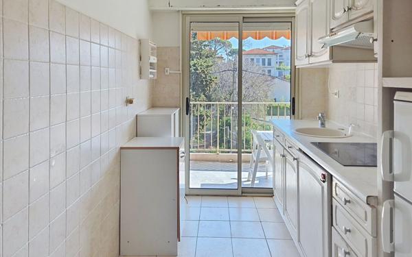 Appartement à vendre    2 pièces • 45 m2 Antibes