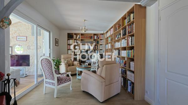 Maison avec dépendance de 48 m² et piscine