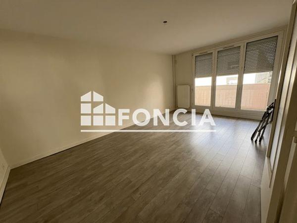 Location Appartement 4 pièces 79.7 m² - 18 RUE SAINT MATHIEU Meyzieu 69330