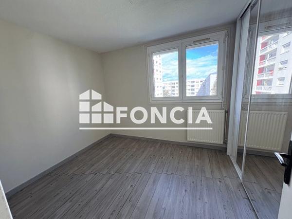 Location Appartement 4 pièces 79.7 m² - 18 RUE SAINT MATHIEU Meyzieu 69330