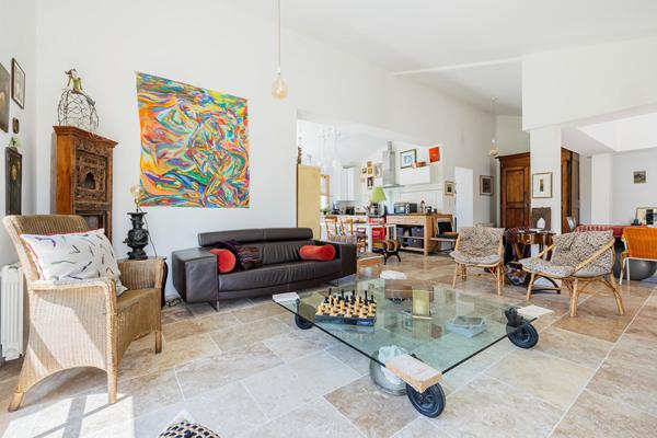 Maison de charme avec l’élégance d’un jardin confidentiel