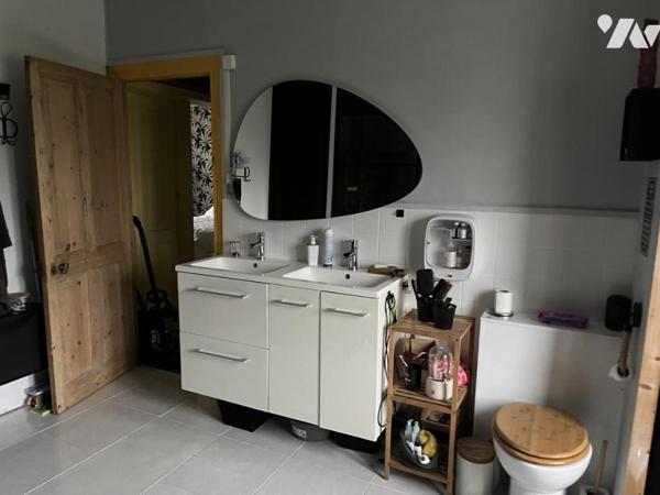 A vendre à HESDIN, EXCLUSIVITE, maison avec entrée, salle-salon, trois chambres, garage, jardin