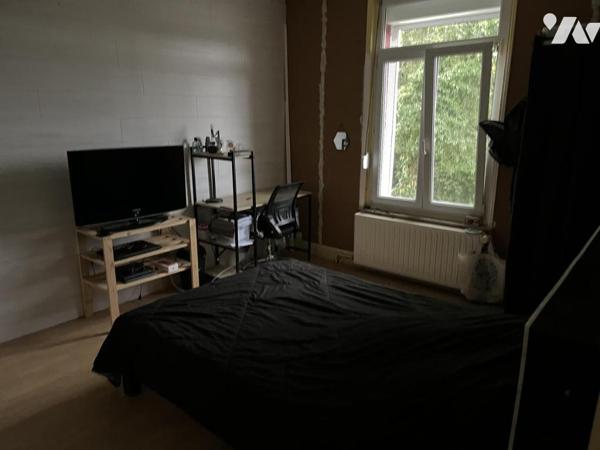 A vendre à HESDIN, EXCLUSIVITE, maison avec entrée, salle-salon, trois chambres, garage, jardin