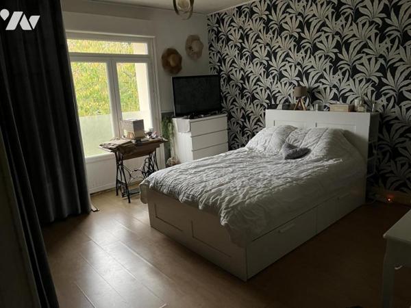 A vendre à HESDIN, EXCLUSIVITE, maison avec entrée, salle-salon, trois chambres, garage, jardin