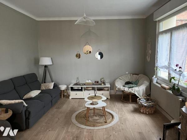 A vendre à HESDIN, EXCLUSIVITE, maison avec entrée, salle-salon, trois chambres, garage, jardin