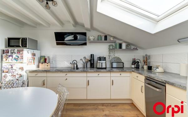 Appartement à vendre    2 pièces • 46 m2 Sathonay-Camp