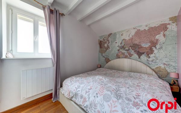 Appartement à vendre    2 pièces • 46 m2 Sathonay-Camp