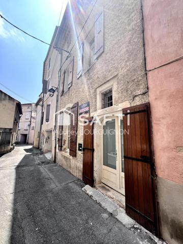 Maison de Ville avec Dépendance et Cour