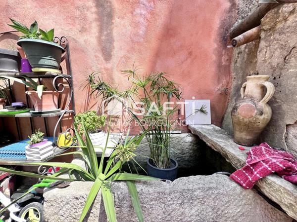 Maison de Ville avec Dépendance et Cour