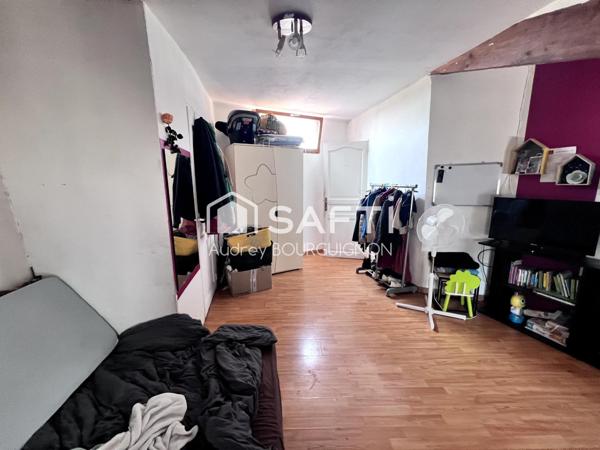 Maison de Ville avec Dépendance et Cour