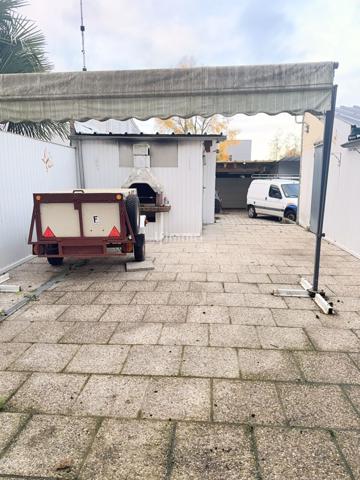 Maison semi individuelle 6 pièces.