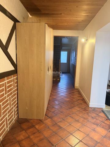 Maison semi individuelle 6 pièces.