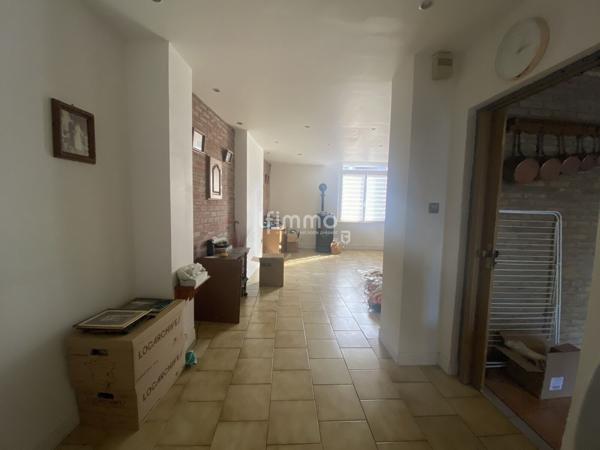 Maison semi individuelle 6 pièces.