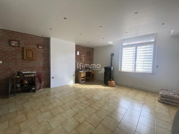 Maison semi individuelle 6 pièces.