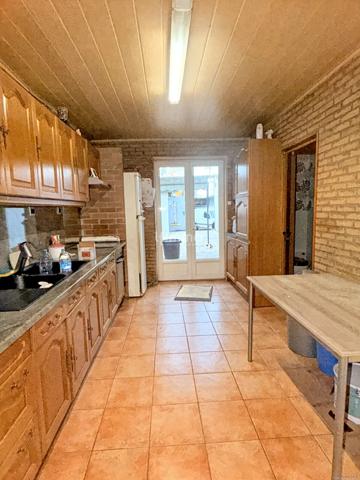 Maison semi individuelle 6 pièces.