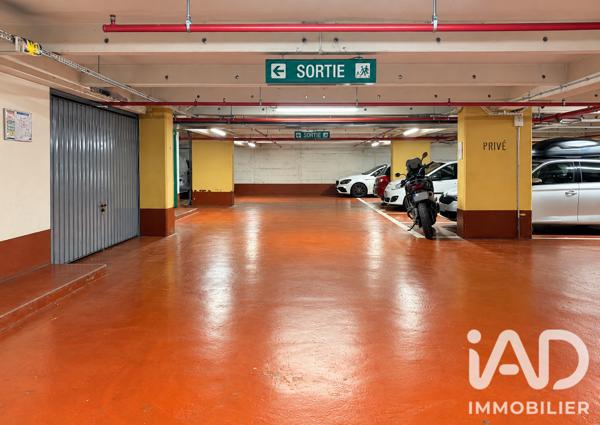 Parking à vendre 11 m² Paris 8