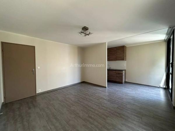 Location                                                      Appartement
                        
                     2 pièces                      46 m2                     à Arpajon