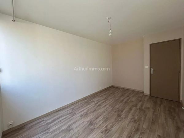 Location                                                      Appartement
                        
                     2 pièces                      46 m2                     à Arpajon