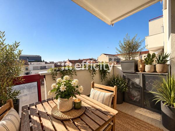 Appartement
         3 pièces
        - 63 m² 285 000 € *