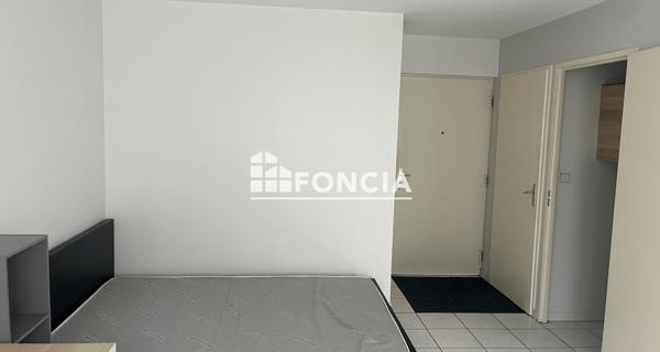 Location Studio meublé 30.04 m² - Grenoble 38000