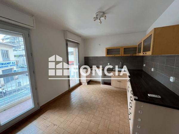 Location Appartement 2 pièces 66 m² - 10 RUE BATTISTI Nice 06300