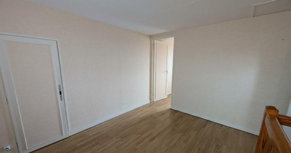Maison 3 chambres, garage et jardin.