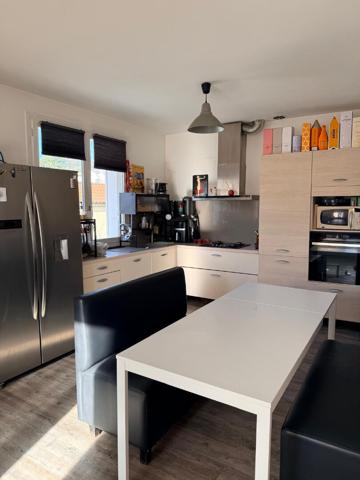 Bron ? Belle maison familiale 180 m² avec piscine sur terrain de 767 m² , Bron Bron ? Belle maison familiale 180 m² avec piscine sur terrain de 767 m² , Bron