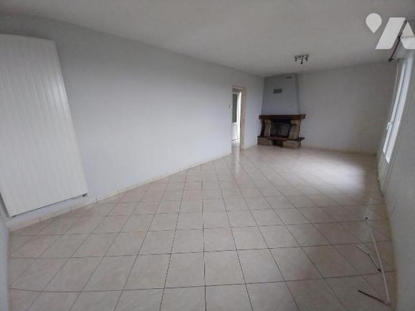 Maison à Vendre à Saint-Christophe-des-Bois (35210) en Ille-et-Vilaine (35)

Cette maison de ...