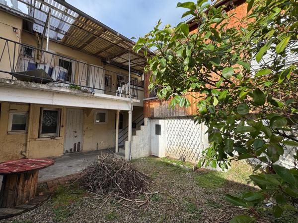Maison divisée en 3 logements - Brive centre