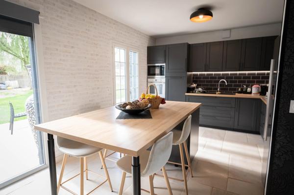 PROPRIETE AVEC 4 CHAMBRES ET PISCINE - CISSE