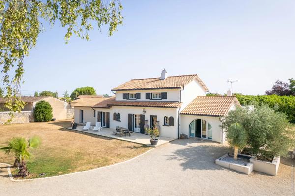 PROPRIETE AVEC 4 CHAMBRES ET PISCINE - CISSE