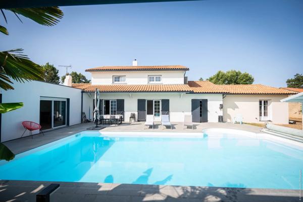 PROPRIETE AVEC 4 CHAMBRES ET PISCINE - CISSE