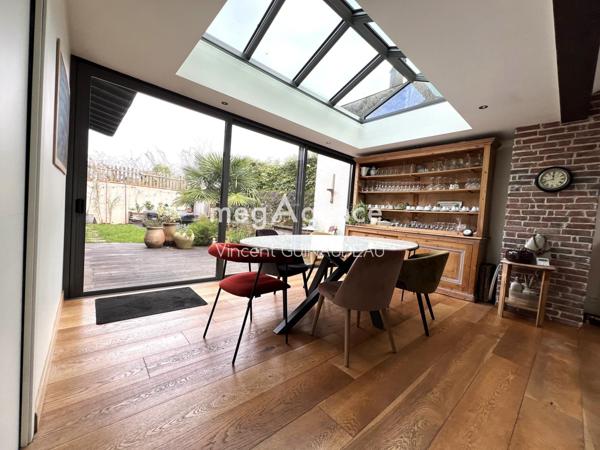 Maison à MORTAGNE-SUR-SEVRE, 85290 - 9 pièces 208m²