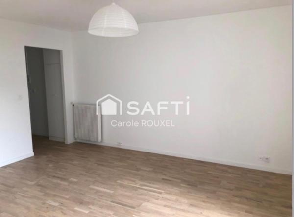 SPACIEUX APPARTEMENT Refait a Neuf A pieds du PORT avec Annexes