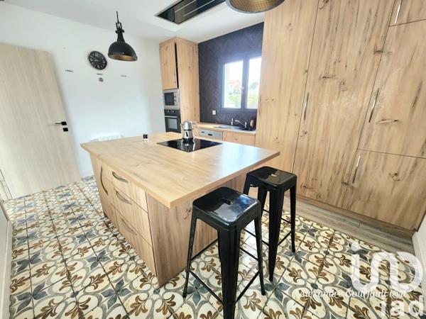 Maison 6 pièces de 120 m² à Capestang (34310)