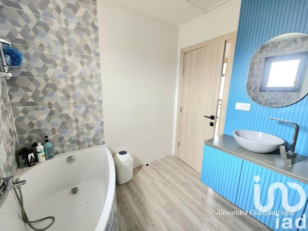 Maison 6 pièces de 120 m² à Capestang (34310)