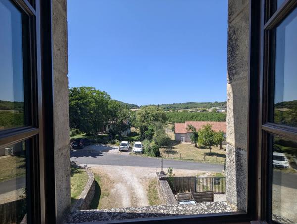Maison de village en pierre avec 3 chambres, garage double, cave et terrasses
