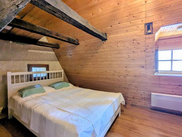 Maison de village en pierre avec 3 chambres, garage double, cave et terrasses