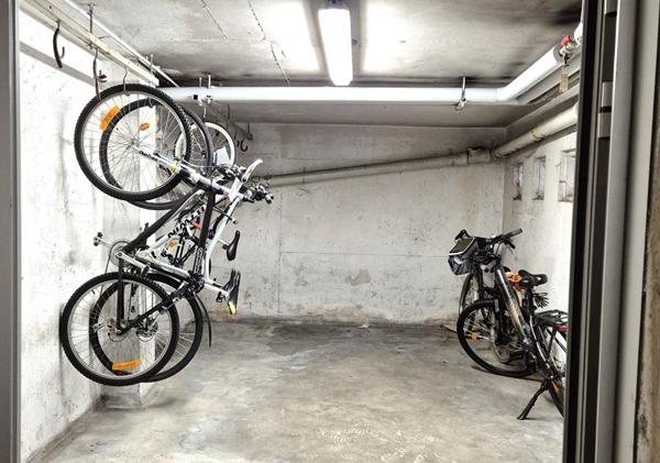 Bel Appartement Résidentiel de 81 m² avec Ascenseur, Hall d'entrée sécurisé, Interphone, Balcon, Local technique, Cave, Garage et Terrain clos, sécurisé et paysager de 2115 m²