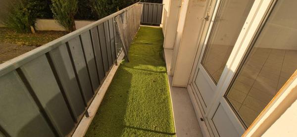 Bel Appartement Résidentiel de 81 m² avec Ascenseur, Hall d'entrée sécurisé, Interphone, Balcon, Local technique, Cave, Garage et Terrain clos, sécurisé et paysager de 2115 m²