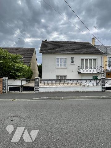 Maison de quartier sur sous-sol 2 chambres combles aménageables 